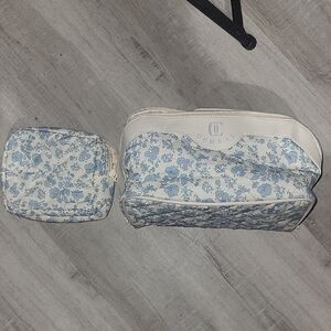 Blue Floral Women's Cosmetic Bag Set New.